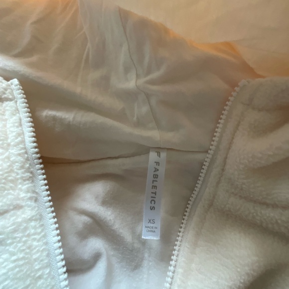 Fabletics Insulated Hoodie (XS) - Picture 3 of 3